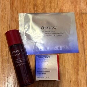 Shiseido Red Essence and Silver Eye Mask and lift cream
Sample sizes bundle of 3